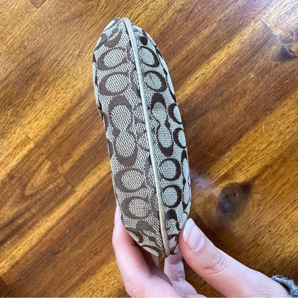 Coach classic brown signature kiss lock change coin purse - Picture 3 of 6